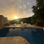 Gozo Pool And Views, Sleeps 3 With Private Bathroom Bed & Breakfast 3*