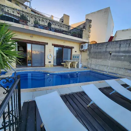 Gozo Pool And Views, Sleeps 4 With Private Bathroom Ghajn il-Kbira (Gozo)