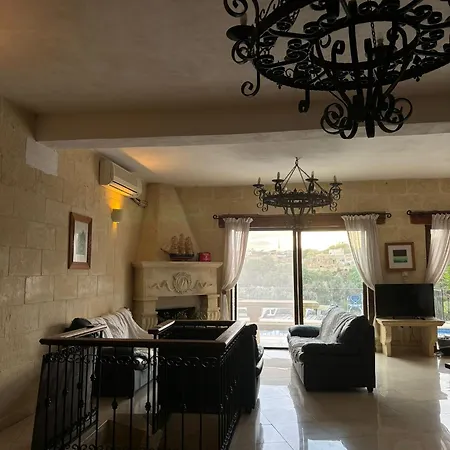 Bed & Breakfast Gozo Pool And Views, Sleeps 4 With Private Bathroom Ghajn il-Kbira (Gozo)