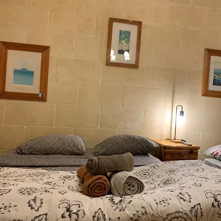 Gozo Pool And Views, Sleeps 3 With Private Bathroom Bed & Breakfast 3*