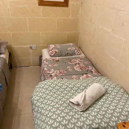 Gozo Pool And Views, Sleeps 3 With Private Bathroom 3*