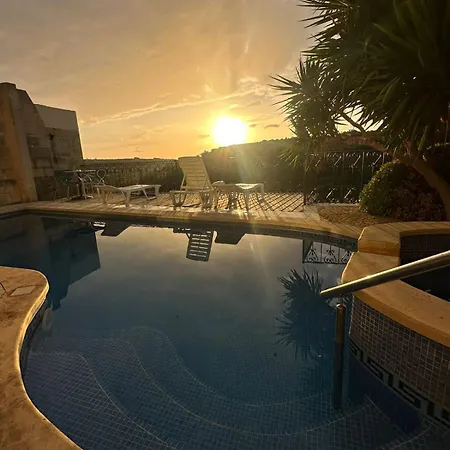 Gozo Pool And Views, Sleeps 3 With Private Bathroom 3*