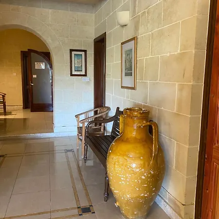 住宿加早餐酒店 Gozo Pool And Views, Sleeps 3 With Private Bathroom