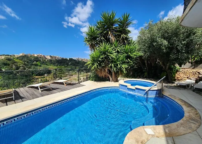 Bed and breakfast Gozo Pool And Views, Sleeps 3 With Private Bathroom 3*
