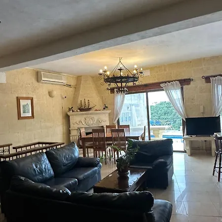 Gozo Pool And Views, Sleeps 3 With Private Bathroom Ghajn il-Kbira (Gozo)