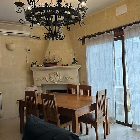 Gozo Pool And Views, Sleeps 3 With Private Bathroom 3*