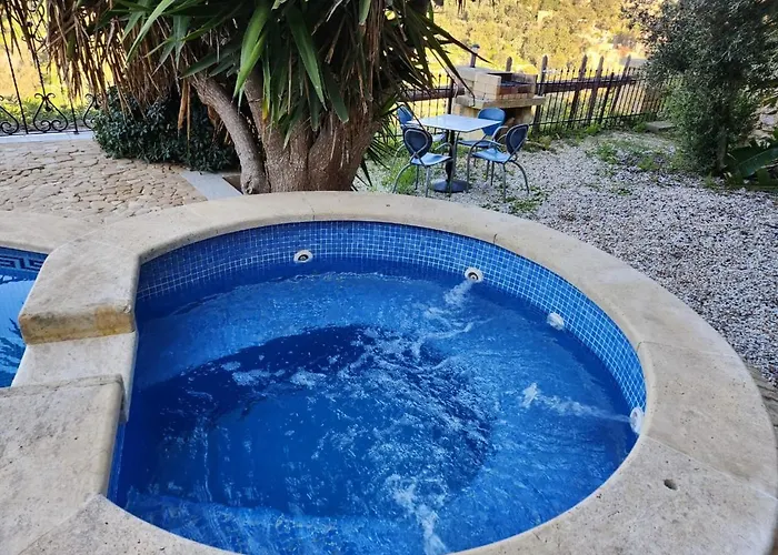 B&B Gozo Pool And Views, Sleeps 3 With Private Bathroom Ghajn il-Kbira (Gozo)