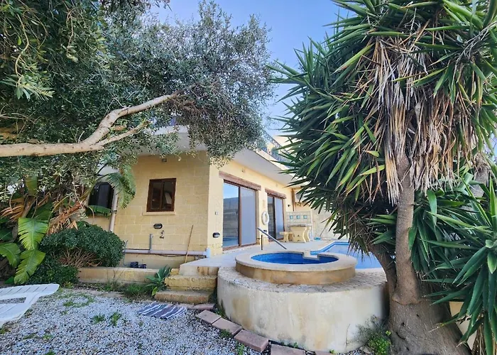 Gozo Pool And Views, Sleeps 3 With Private Bathroom B&B Ghajn il-Kbira (Gozo)