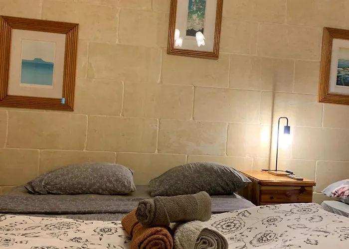 Gozo Pool And Views, Sleeps 3 With Private Bathroom B&B 3*