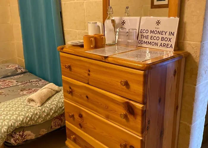 Gozo Pool And Views, Sleeps 3 With Private Bathroom B&B 3*