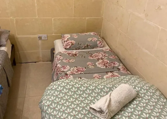 Gozo Pool And Views, Sleeps 3 With Private Bathroom 3*