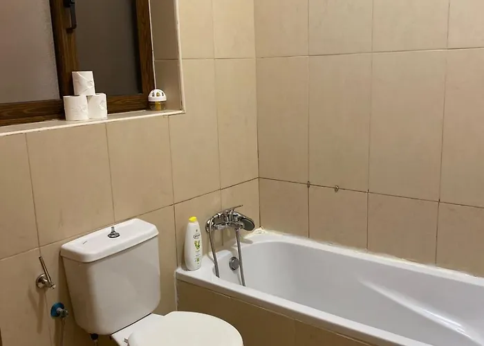 Gozo Pool And Views, Sleeps 3 With Private Bathroom Ghajn il-Kbira (Gozo)