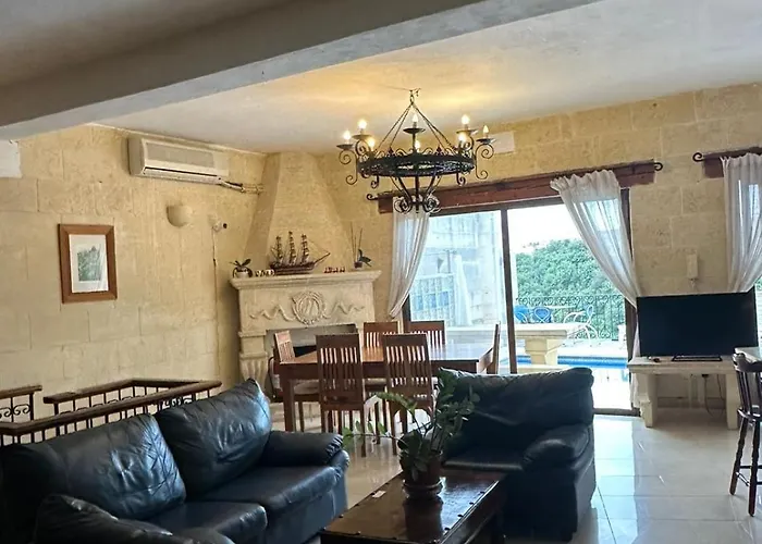 Gozo Pool And Views, Sleeps 3 With Private Bathroom Ghajn il-Kbira (Gozo)