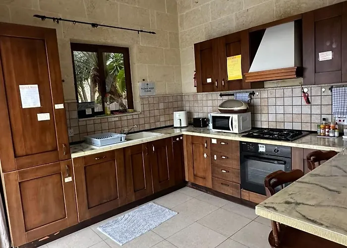 Bed & Breakfast Gozo Pool And Views, Sleeps 3 With Private Bathroom 3*