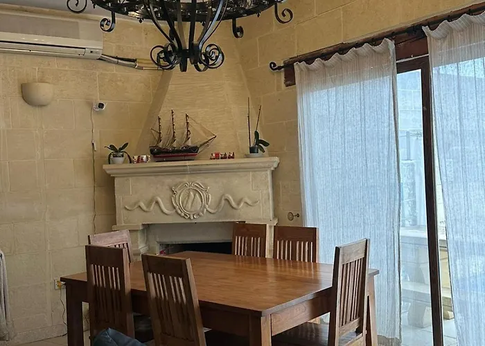 Gozo Pool And Views, Sleeps 3 With Private Bathroom 3*